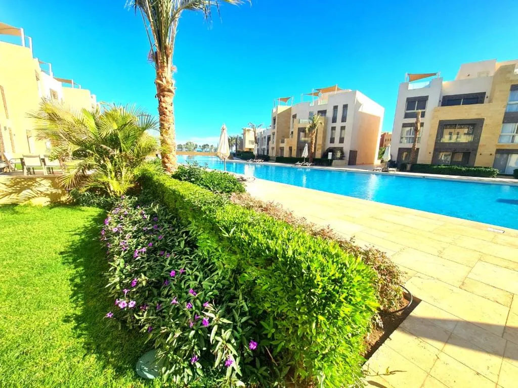 Image of Fabulous Sea view 1 BR & private Garden to the pool at Mangroovy
