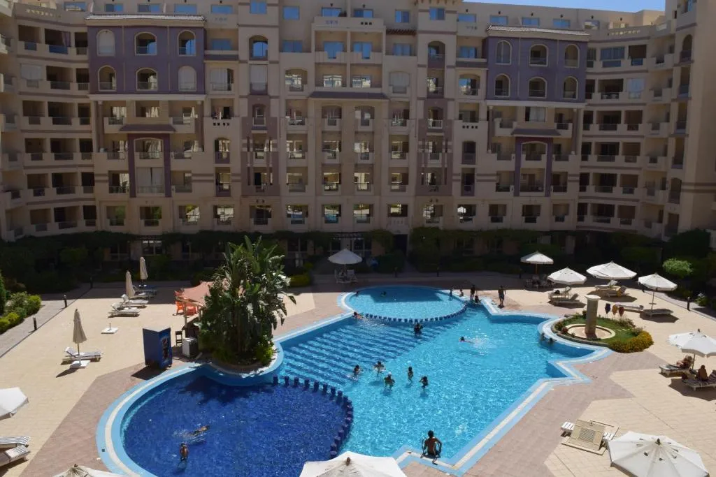 Image of Florenza Khamsin 1 bedroom apartment with swimming pool view