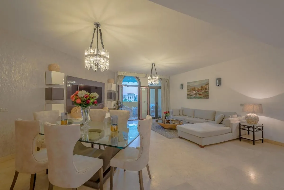 Image 4 of Heated Jacuzzi 2BR Apartment on Yacht view