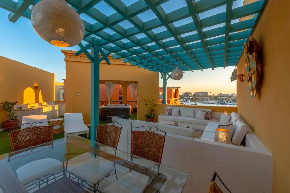 Image 6 of Heated Jacuzzi 2BR Apartment on Yacht view