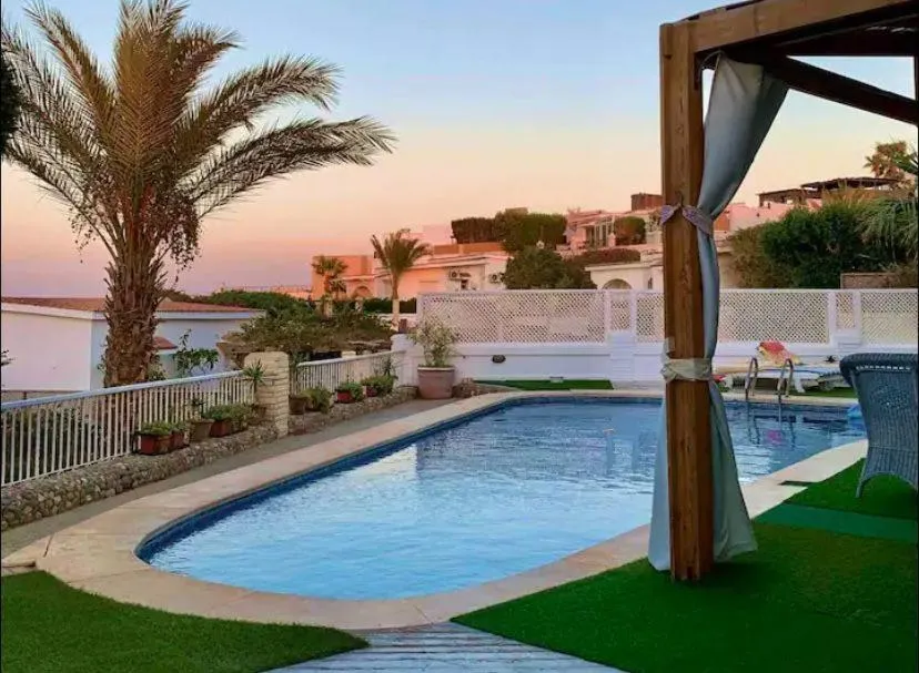 Image of Hurghada Egypt Gable Al Haream Next-door to Hilton Plaza