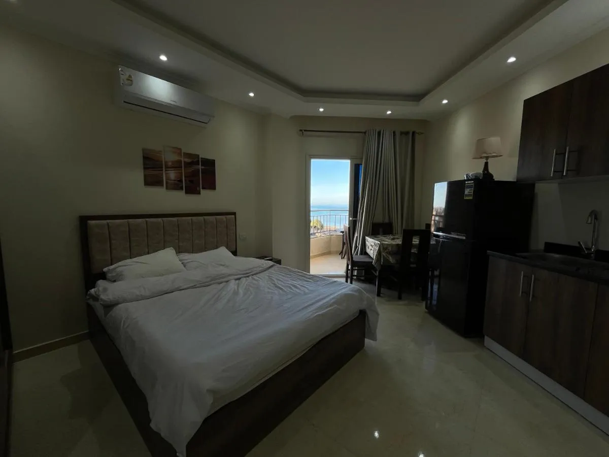 Image 1 of La Quinta Beach Resort