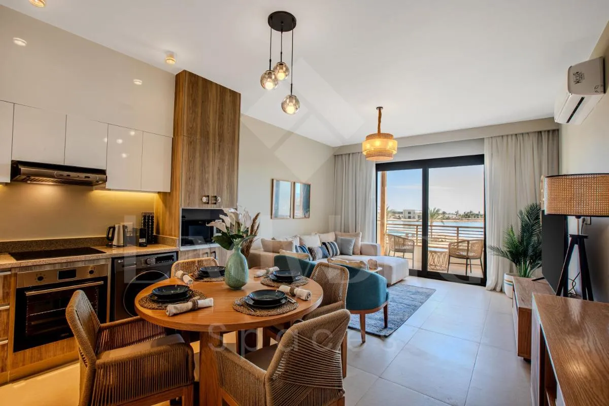 Image 4 of Ladybird – Shedwan Horizon