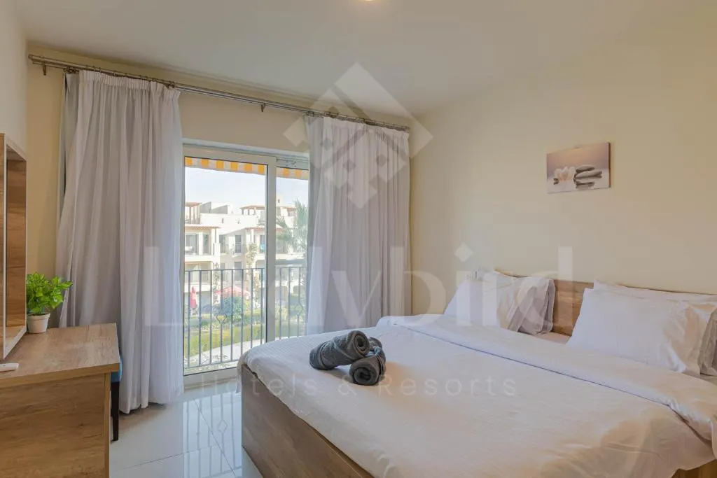 Image of Ladybird – Veranda Skyline