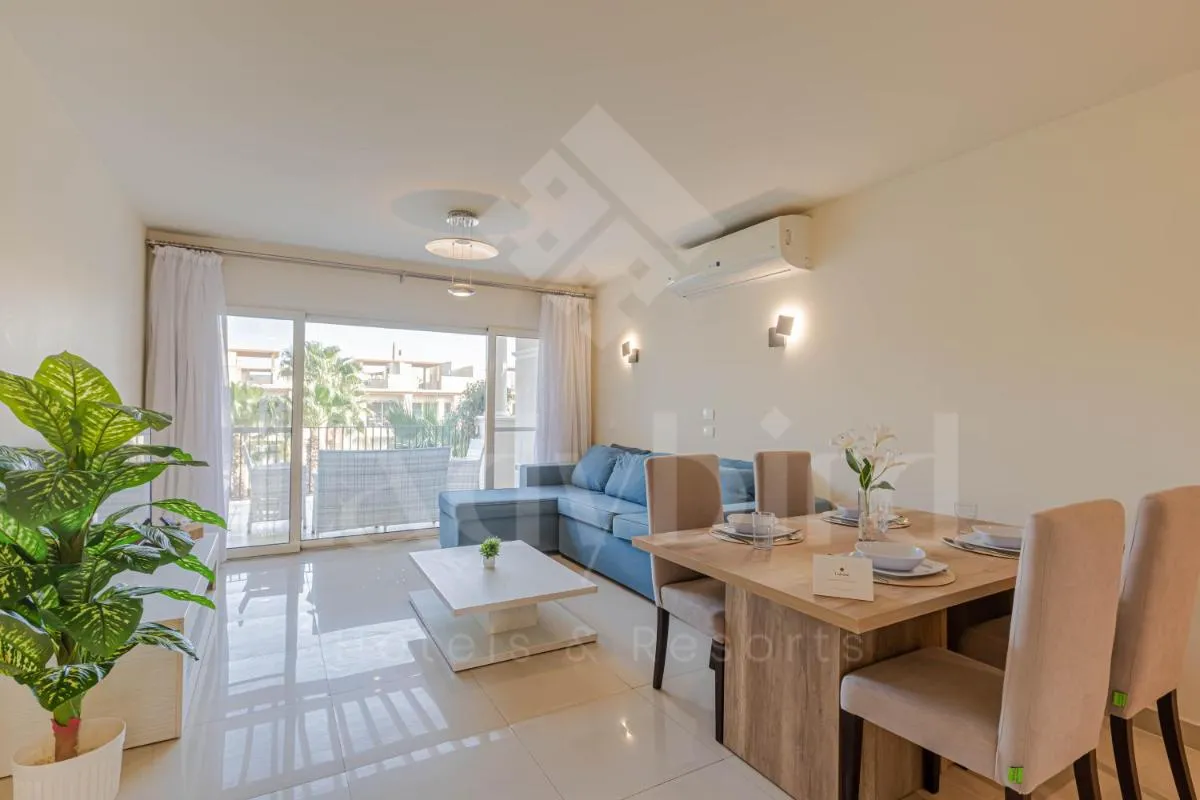 Image 4 of Ladybird – Veranda Skyline