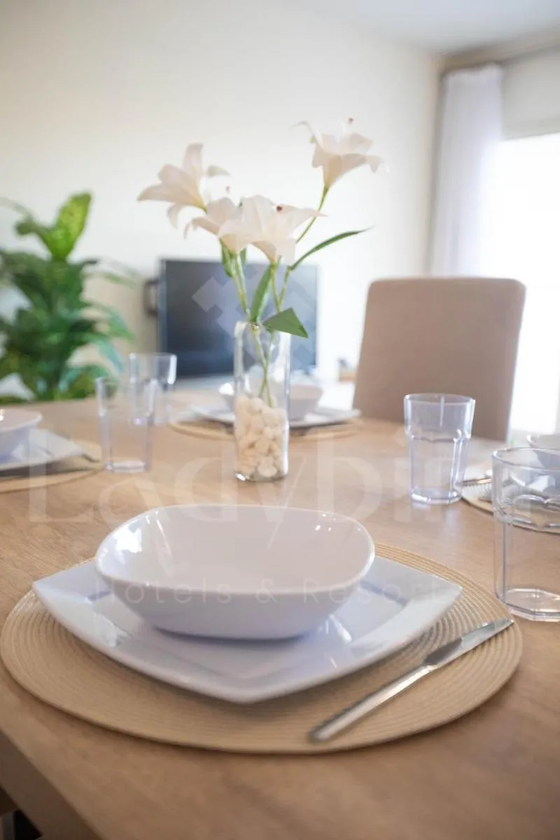 Image 3 of Ladybird – Veranda Skyline