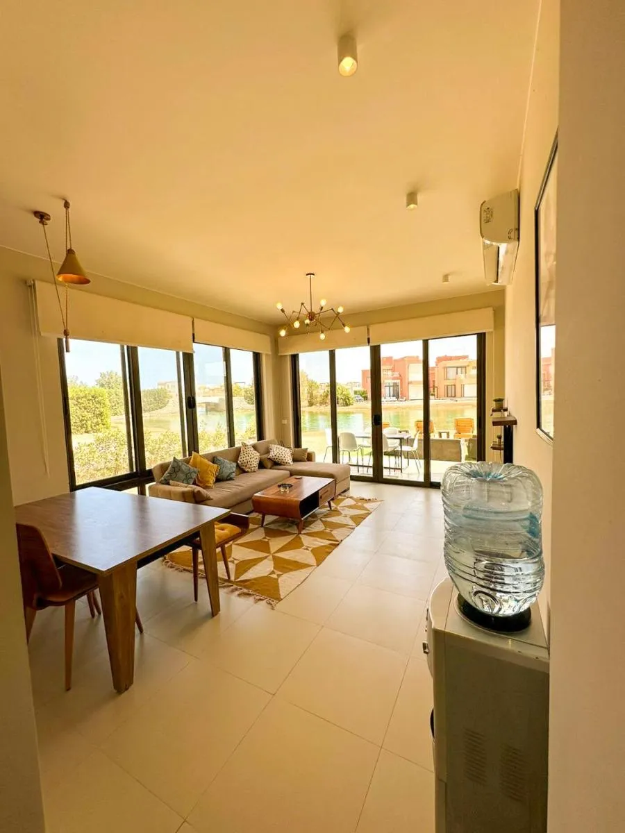 Image 3 of Luxury 3 bedrooms town house