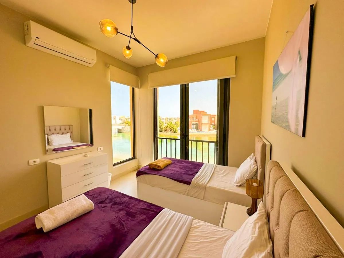 Image 1 of Luxury 3 bedrooms town house