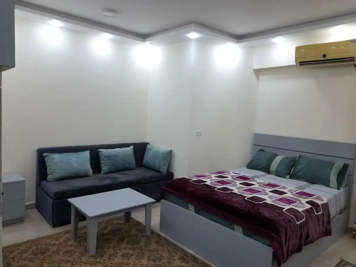 Image 1 of Luxury Modern Home near Airport & Downtown