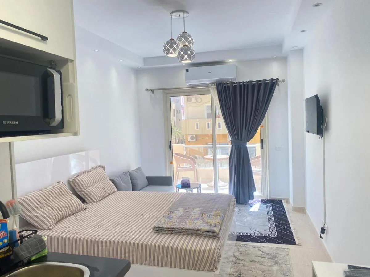 Image 5 of Luxury studio side sea view