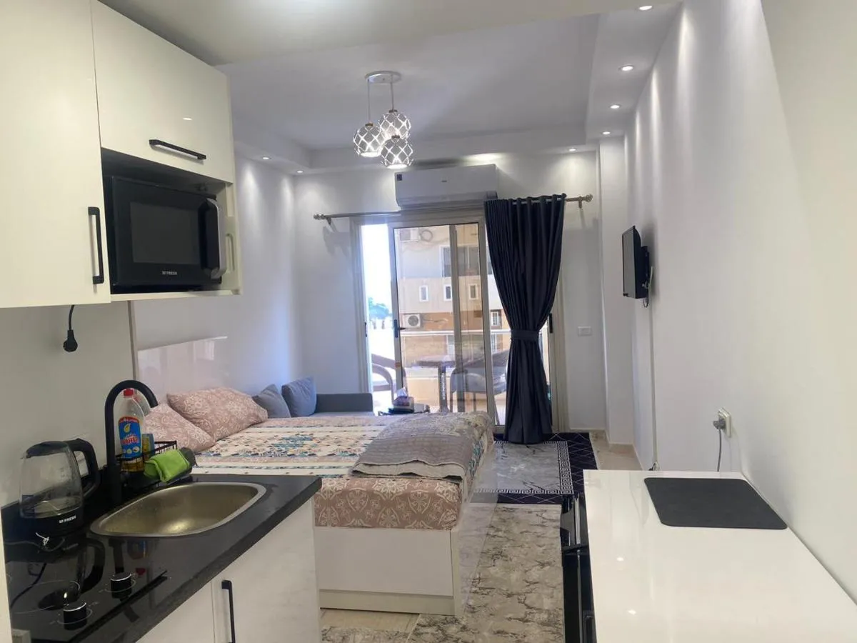 Image 4 of Luxury studio side sea view