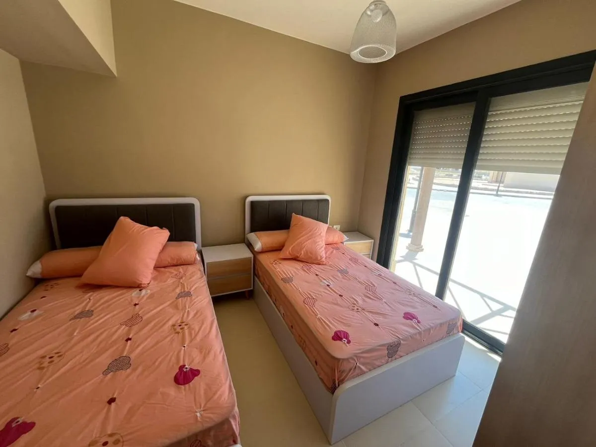 Image 6 of Makadi home lake view & garden