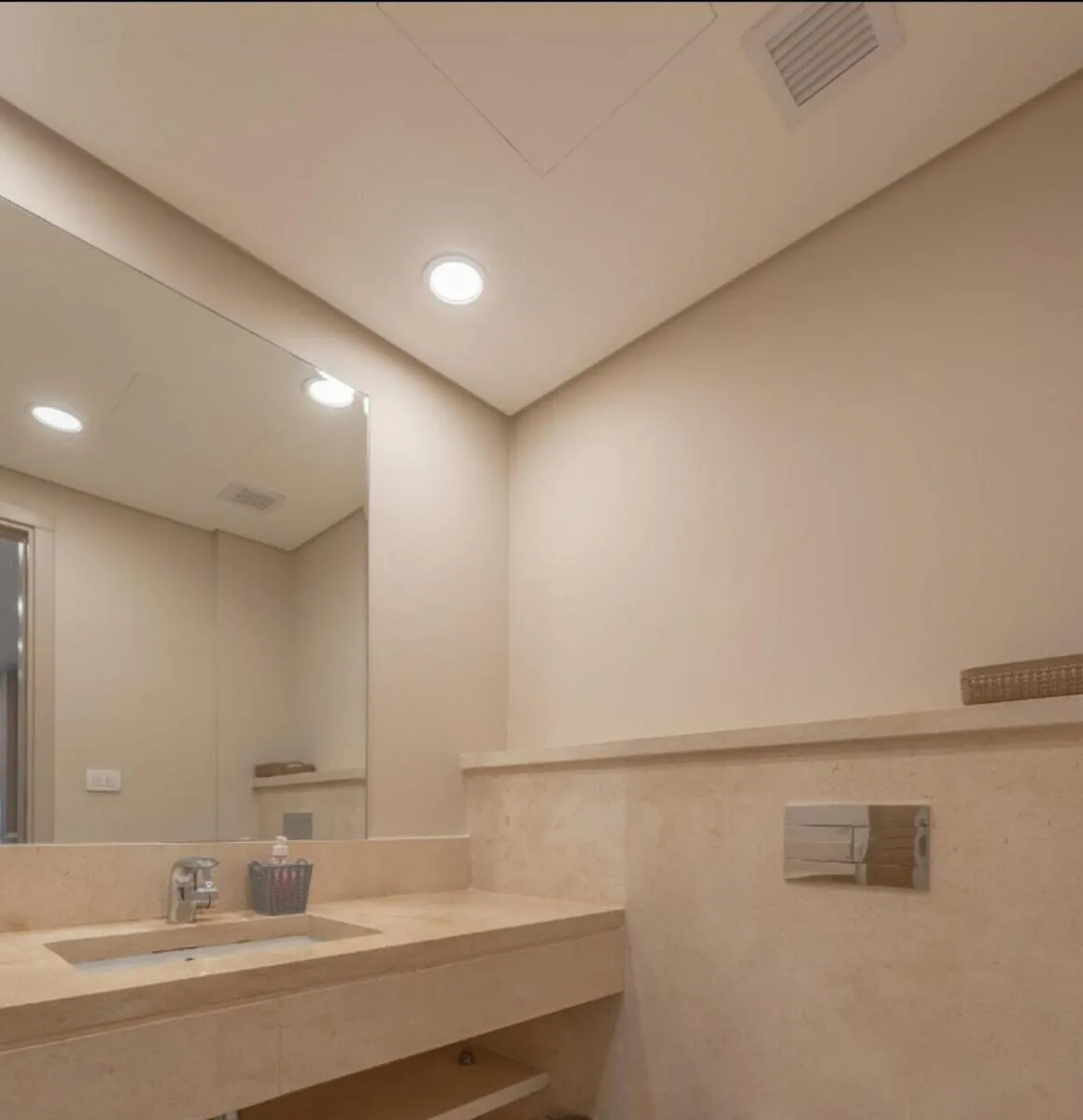 Image 3 of Mangroovy- 1br GF Waterfront Glitzy direct pool