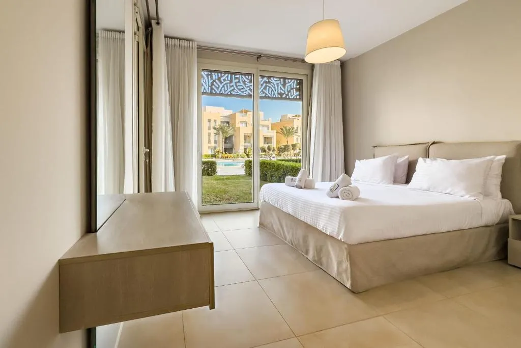 Image of Modish & Modern 1BDR Poolfront Mangroovy Free Pool & Beach