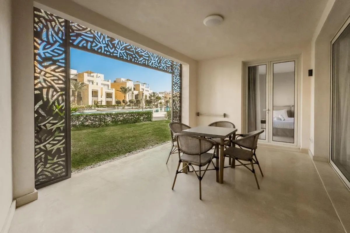 Image 1 of Modish & Modern 1BDR Poolfront Mangroovy Free Pool & Beach