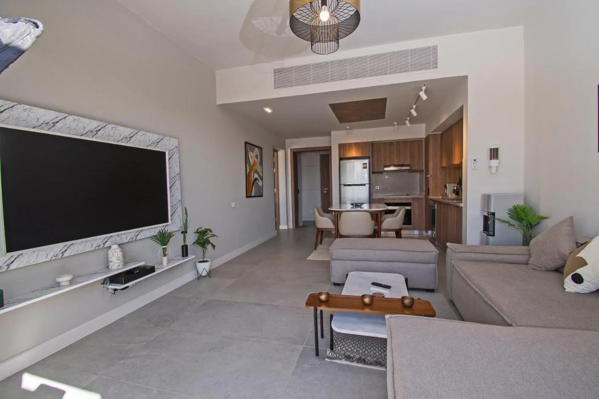 Image 3 of Ollystays Fanadir Marina 1BR Heated Jacuzzi