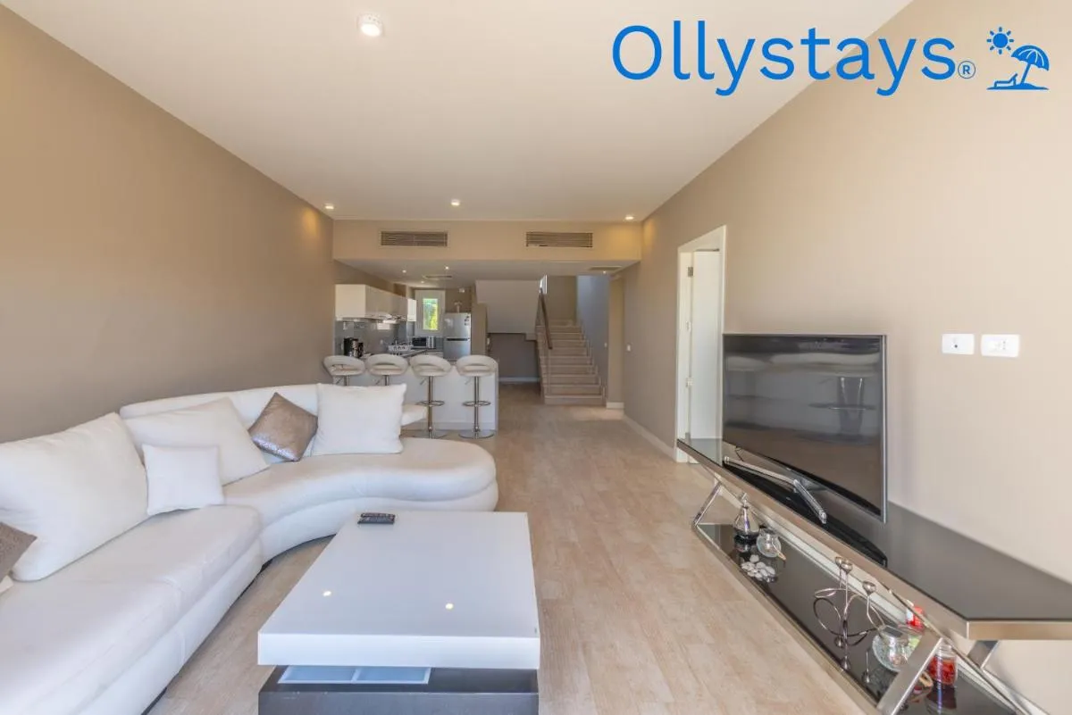 Image 3 of Ollystays Joubal Lagoon 4 BR Villa Heated Pool