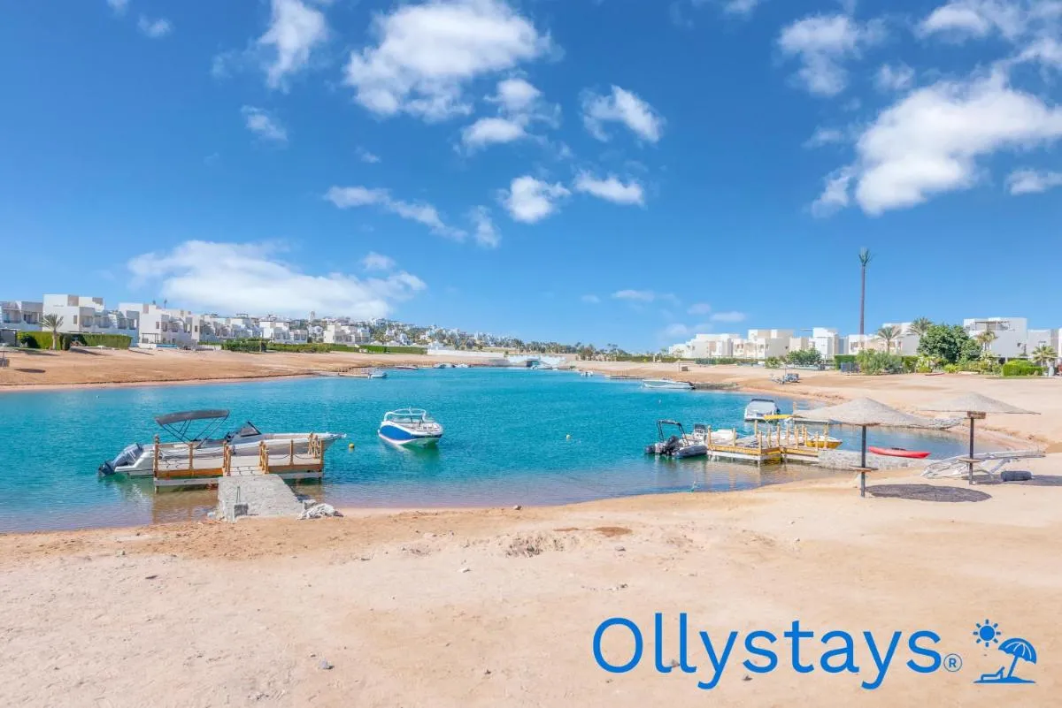 Image 5 of Ollystays Joubal Lagoon 4 BR Villa Heated Pool