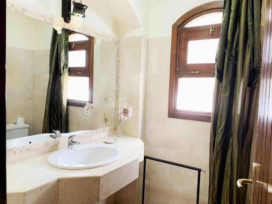 Image 2 of Private Villa with heated pool and lagoon