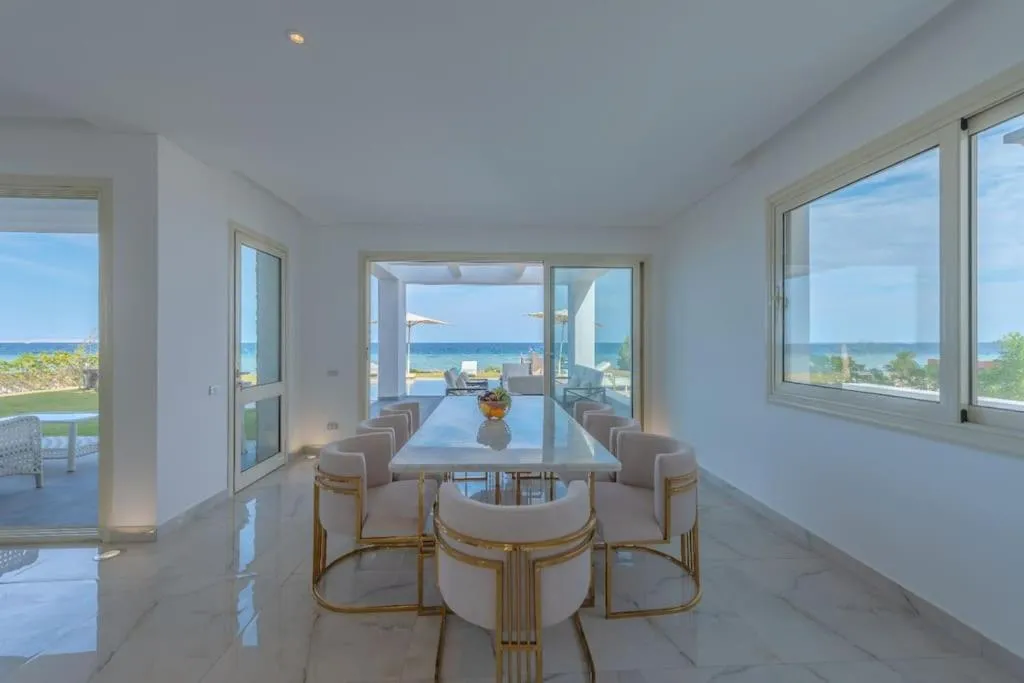 Image 4 of Royal Villa on the beach