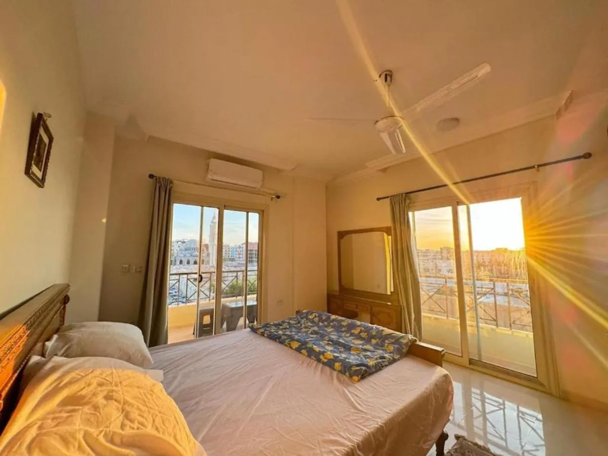 Image 1 of Sea front family 3bedrooms apartment