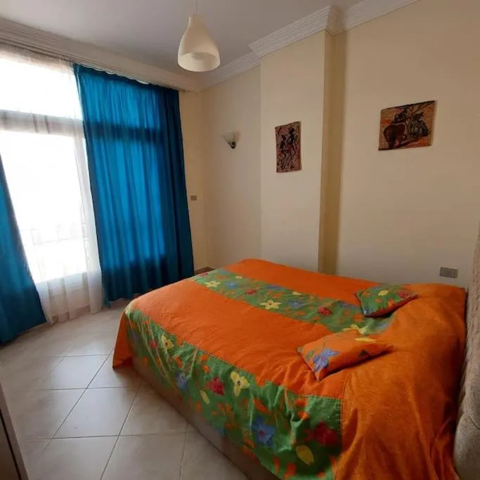 Image 3 of Sea view 1 bedroom flat beside Russian consulate