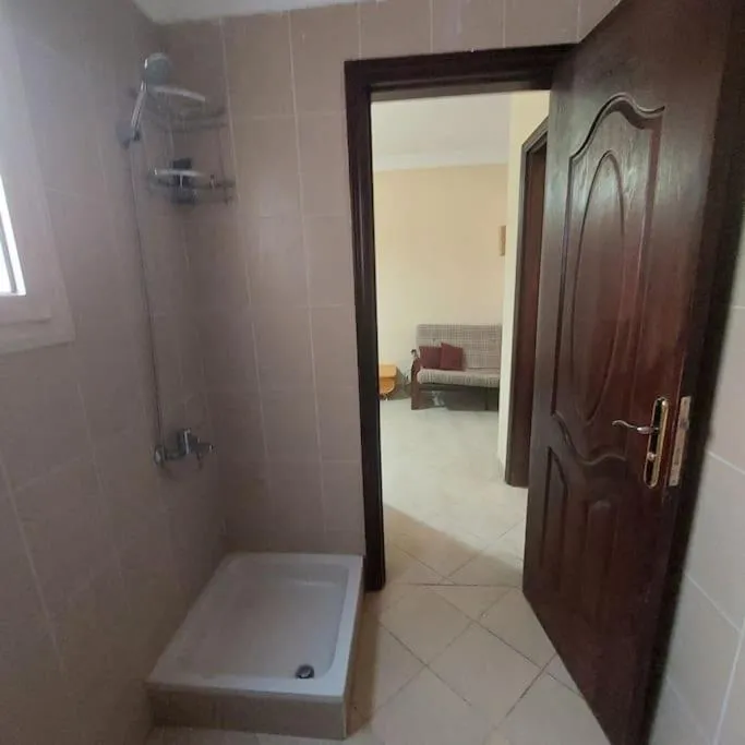 Image 4 of Sea view 1 bedroom flat beside Russian consulate