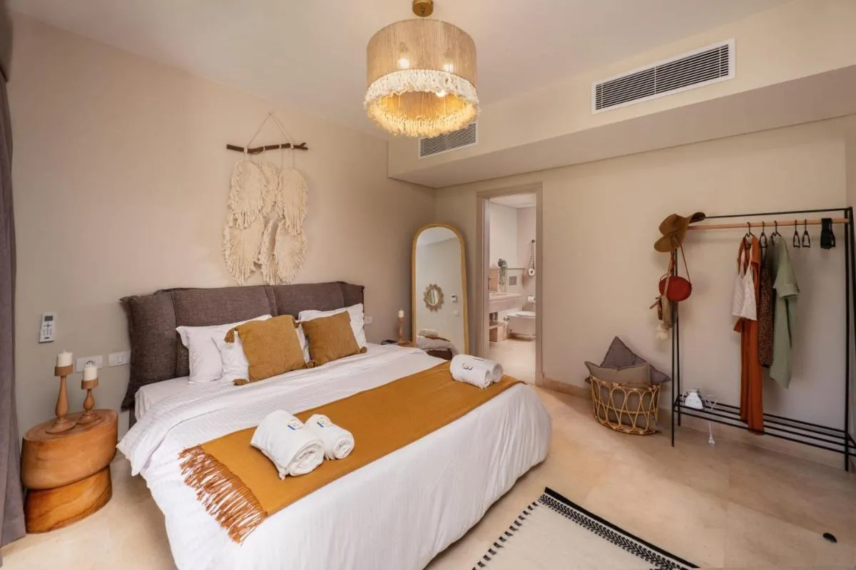 Image 4 of Secluded & Bespoke 1 BDR Apt with Pool View & Beach access