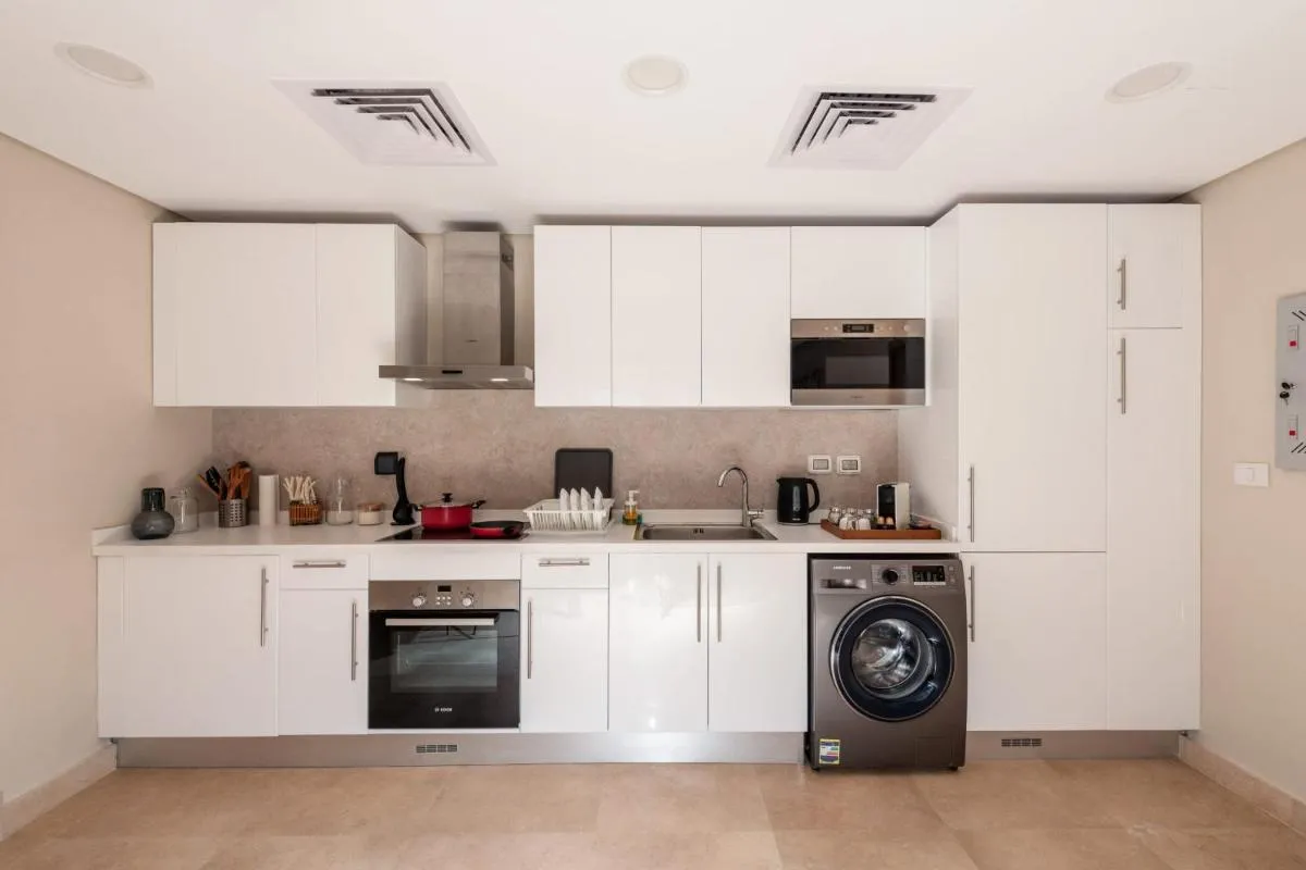 Image 6 of Secluded & Bespoke 1 BDR Apt with Pool View & Beach access