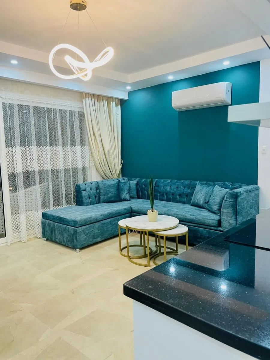 Image 4 of Selena bay