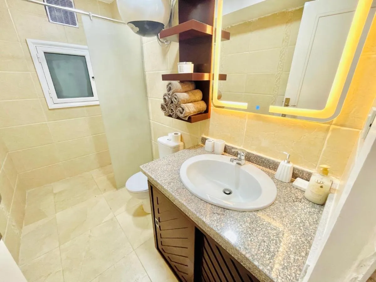 Image 2 of Selena bay