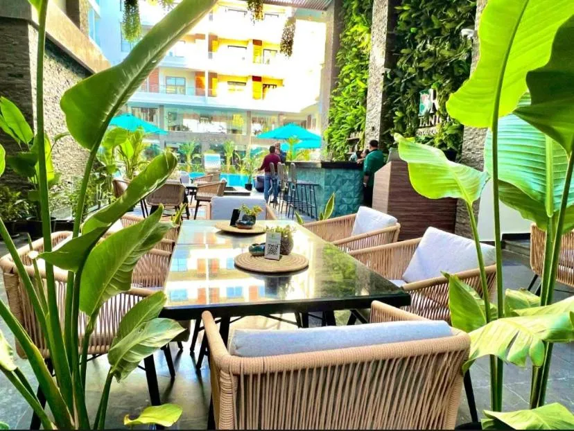 Image 6 of Studio Imperial resort pool view