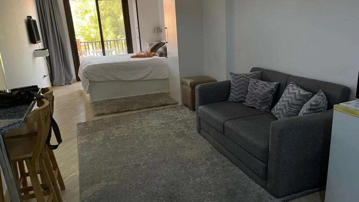 Image 2 of Studio in turtels beach