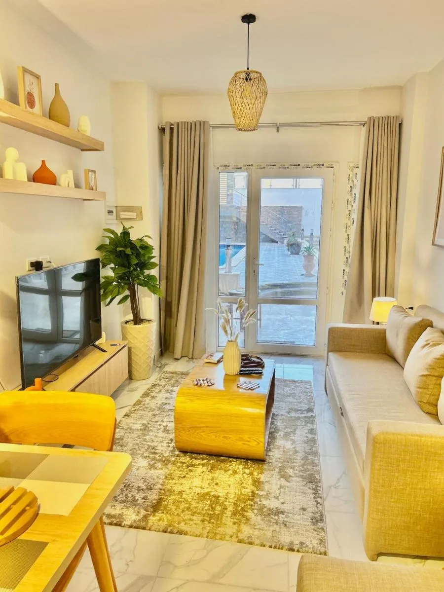 Image 6 of Studio with a pool view