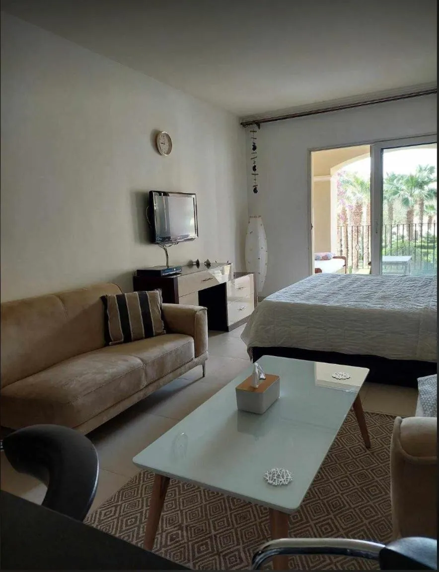 Image 3 of Stunning Pool View 1bed Private Beach Access, Veranda Sahl Hasheesh