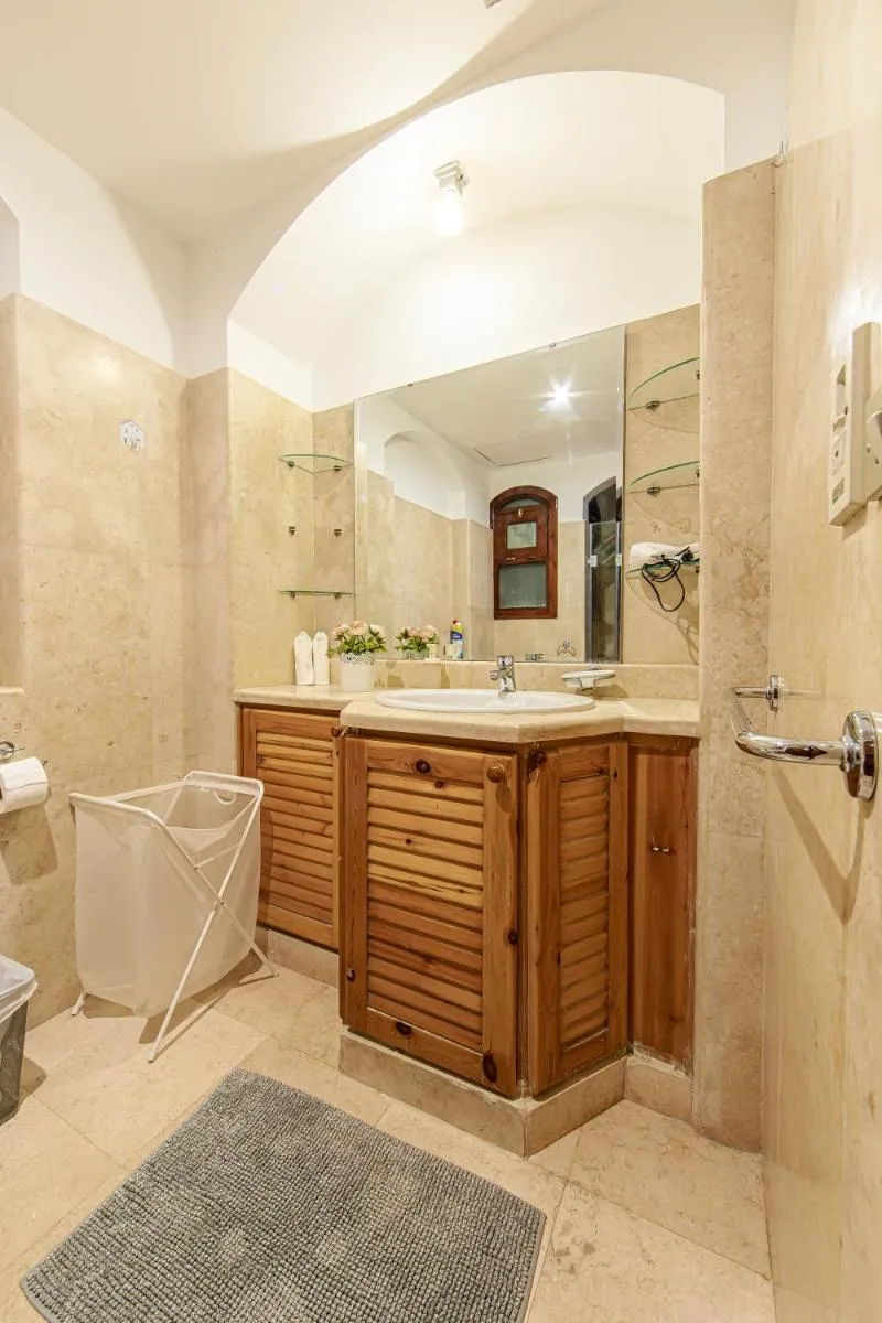 Image 6 of Style Apartment in nubian design at lagoon