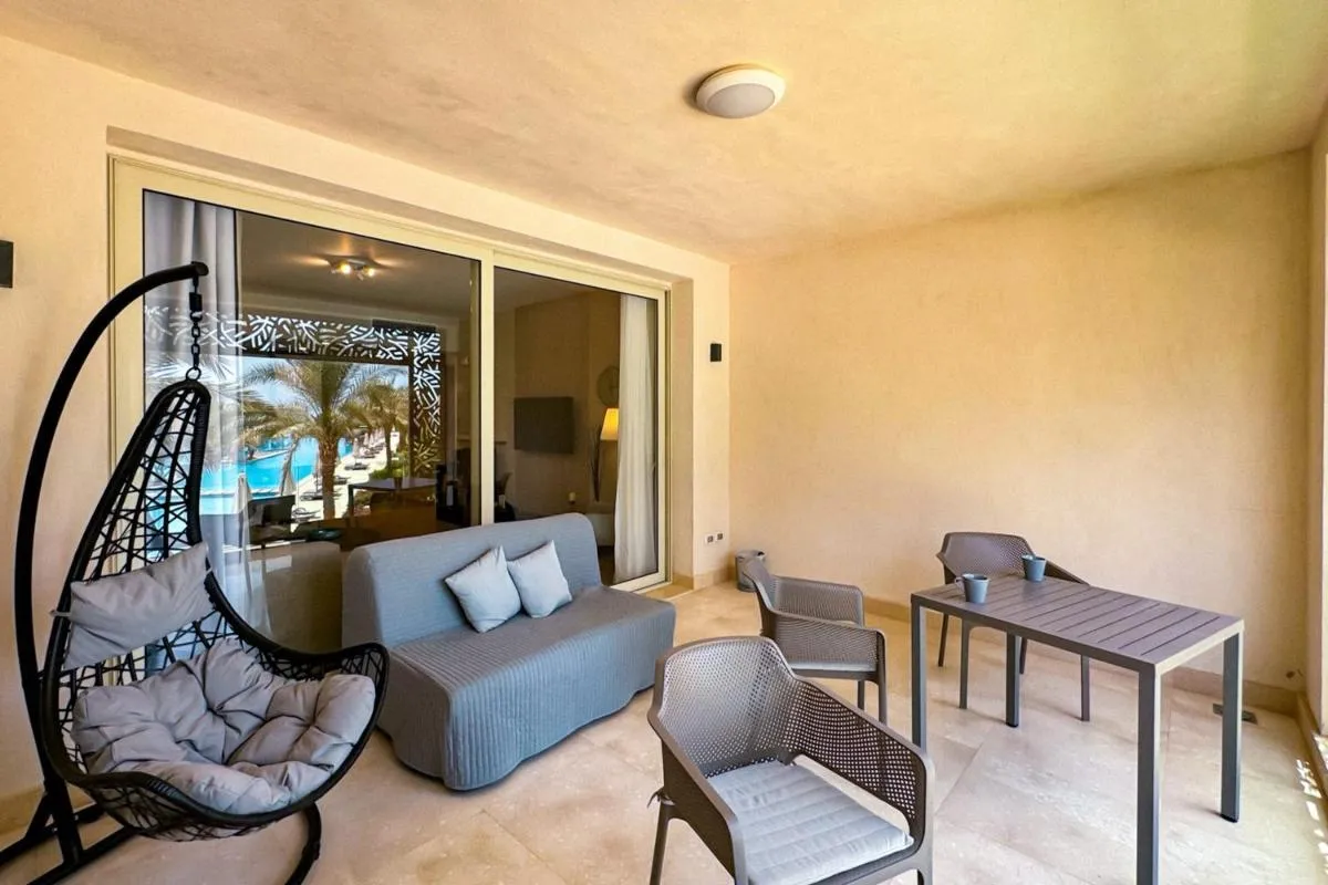 Image 1 of Summer Breeze 2 BDR Pool Sea View Mangroovy