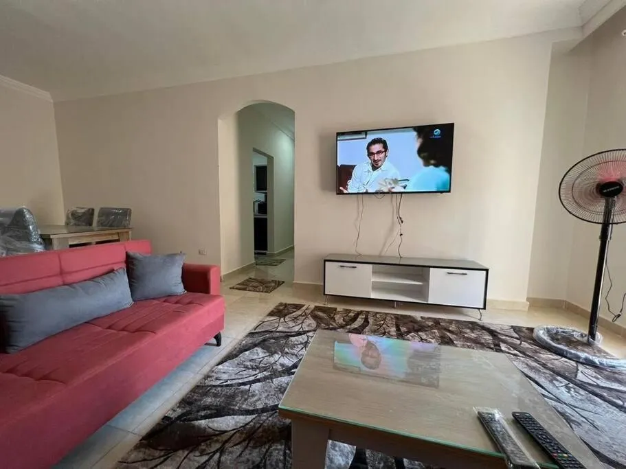 Image 4 of Sunny 3-Bedroom Apartment – Families Only