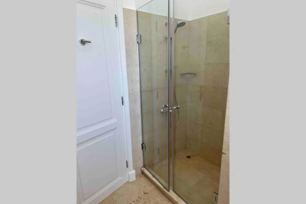 Image 2 of Villa with 5 bedrooms & 4 bathrooms – private heated pool