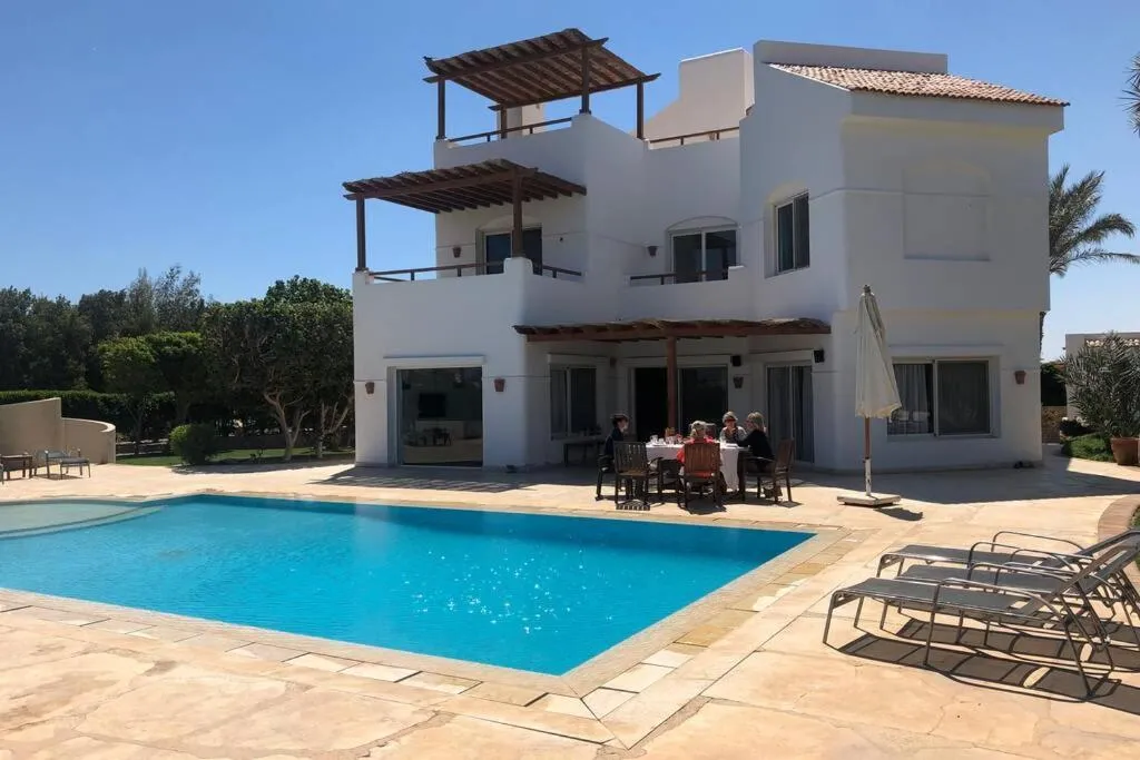 Image 3 of Villa with 5 bedrooms & 4 bathrooms – private heated pool