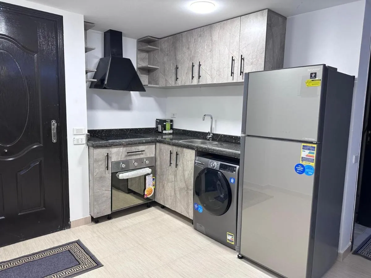 Image 2 of florenza Khamsin