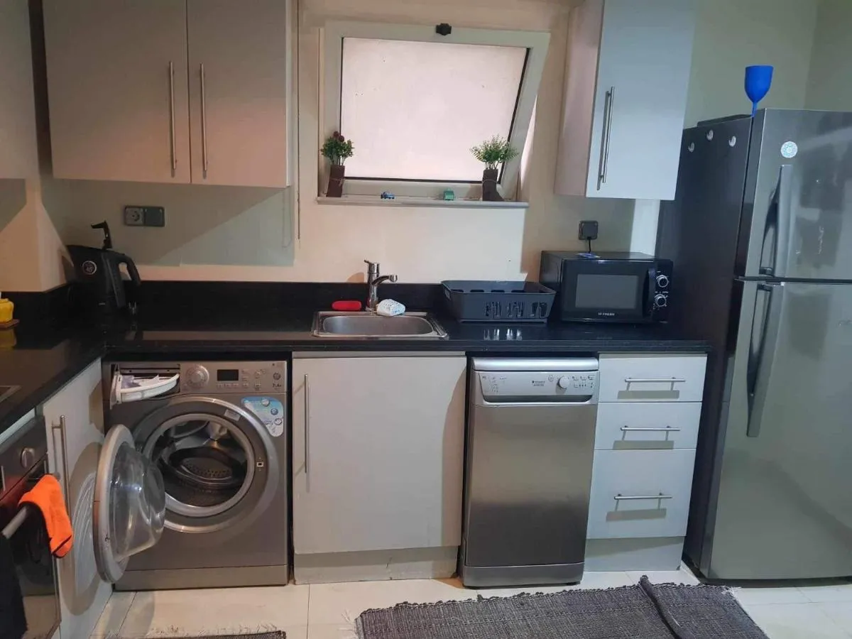 Image 2 of وحده فندقية باطلالة على حمام السباحة فى فيرندا سهل حشيش ريزورت