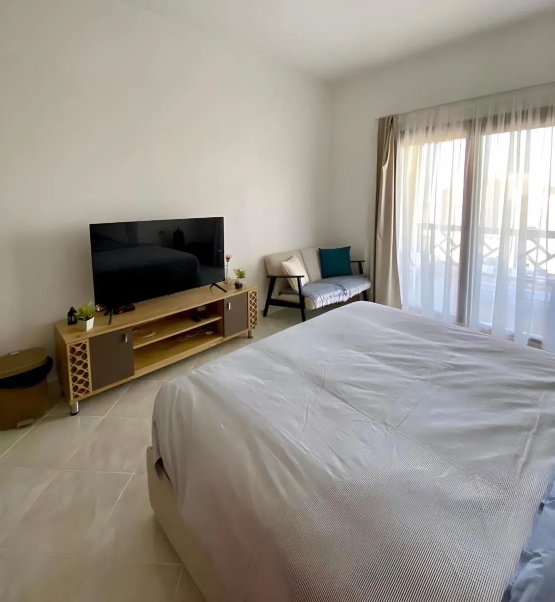 Image 6 of luxury Beachfront Studio- Foreign Nationals Only