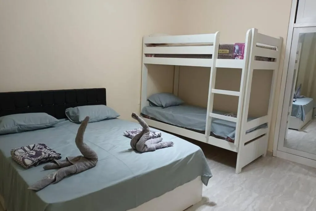 Image 1 of sheraton blaza 101