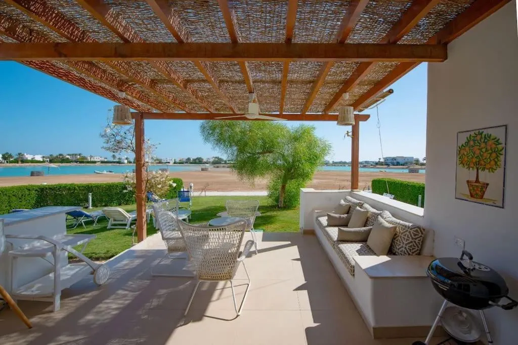 Image 4 of unique flat_ garden and lagoon