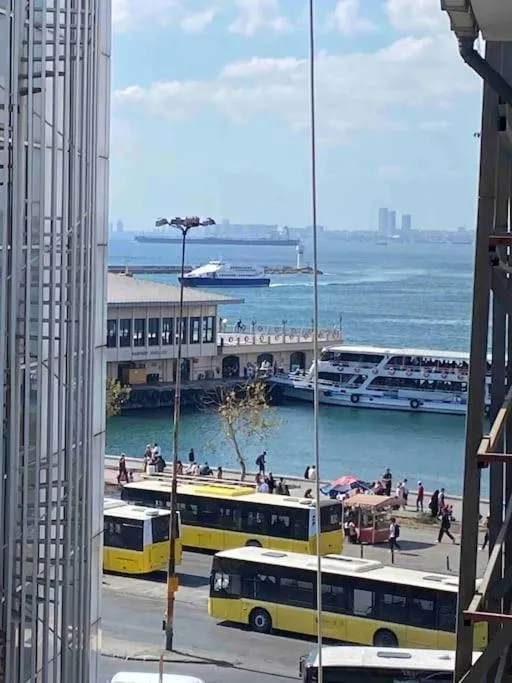 Image 5 of Comfy – spacious flat on the Kadıköy seaside