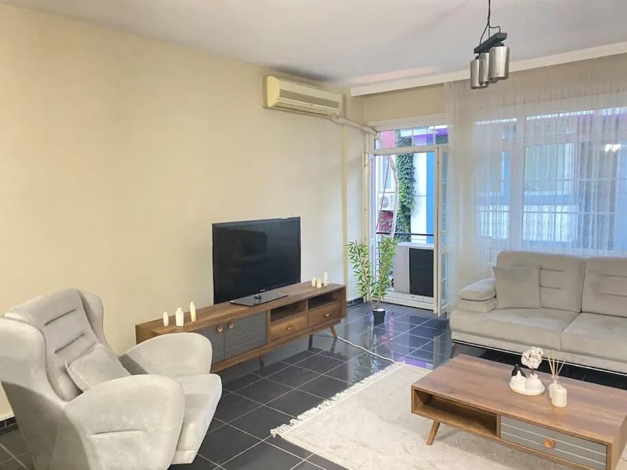 Image 2 of Comfy – spacious flat on the Kadıköy seaside