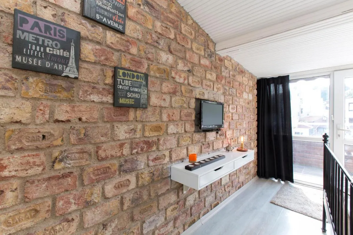 Image 4 of Antique Boutique