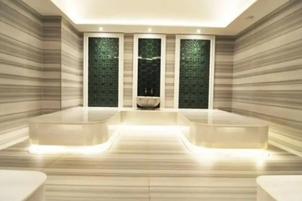 Image 2 of Enjoy luxury 46 floor apt gym spa