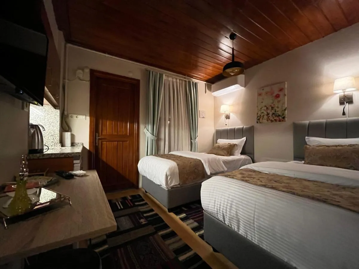 Image 2 of Lily Mansion